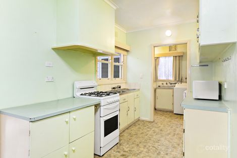 Property photo of 28 Elora Road Oakleigh South VIC 3167