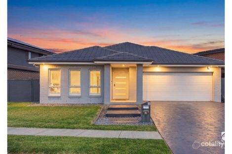 18 Silvester Way, Gledswood Hills, NSW 2557