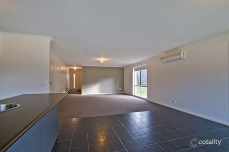 Property photo of 12 Sutherland Way Drouin VIC 3818