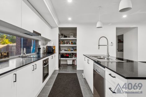 Property photo of 87 Honeyeater Crescent Moggill QLD 4070