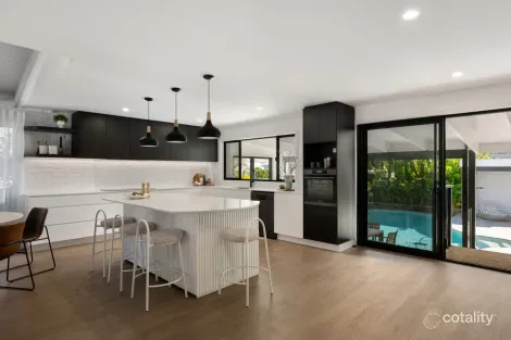 Property photo of 100 Oceanic Drive Warana QLD 4575