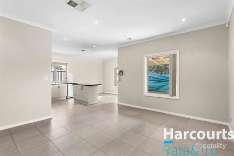 Property photo of 24 Westerfolds Loop Craigieburn VIC 3064