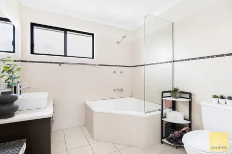 Property photo of 9/68 Moody Street Emerald QLD 4720