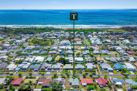 Property photo of 46 Lapoinya Crescent Warana QLD 4575