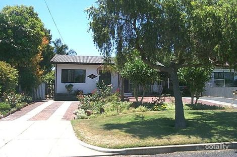 13 Peacock St, Cloverdale, WA 6105