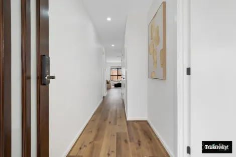 Property photo of 16 Pasofino Drive Bonnie Brook VIC 3335