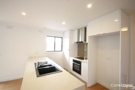 Property photo of 3 Lachlan Drive Endeavour Hills VIC 3802