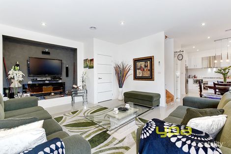 Property photo of 2/104 Dallas Drive Dallas VIC 3047