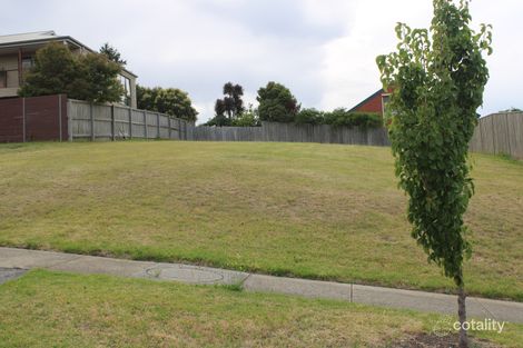 42 Highland Dr, Pakenham, VIC 3810