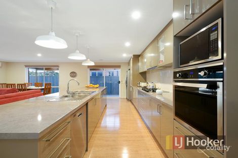 Property photo of 21 Bradford Drive Cranbourne East VIC 3977