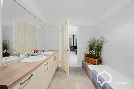 Property photo of 17 Shaw Court Bagshot VIC 3551