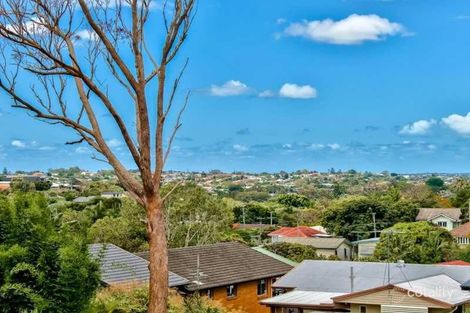 49 Pangeza St, Stafford Heights, QLD 4053