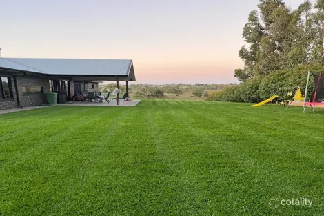 2 Birdsong Ct, Gowrie Junction, QLD 4352