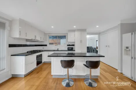 Property photo of 27 Mulhall Drive St Albans VIC 3021