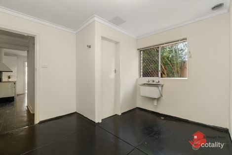 16 Harrison Rd, Mount Richon, WA 6112