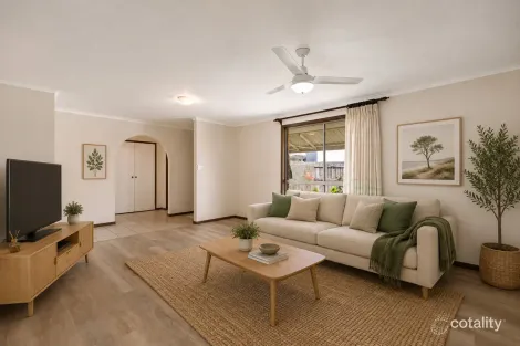 Property photo of 21 Lapoinya Crescent Warana QLD 4575