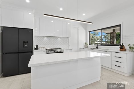 51 Lendamm Tce, Waldara, VIC 3678