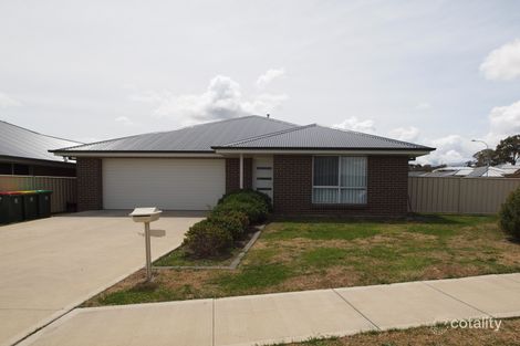 Property photo of 6 Clem McFawn Place Orange NSW 2800