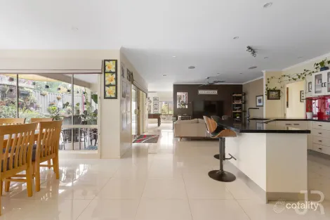 Property photo of 5 Logan Place Berwick VIC 3806