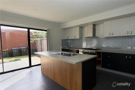 Property photo of 8 Prominence Boulevard Tarneit VIC 3029