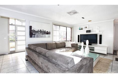 Property photo of 3 Miles Place Roxburgh Park VIC 3064