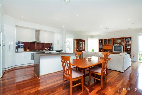 Property photo of 2 Cassan Way Caroline Springs VIC 3023