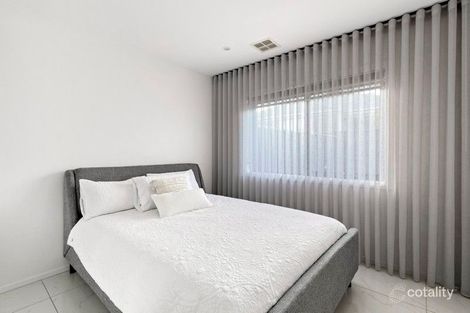 Property photo of 12 Bombala Crescent Craigieburn VIC 3064