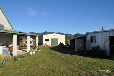 Property photo of 77 Koorawatha Drive Bororen QLD 4678