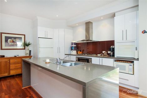 Property photo of 2 Cassan Way Caroline Springs VIC 3023