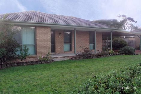 2 Upton Cres, Narre Warren, VIC 3805