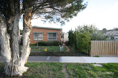 17 Ashbourne St, Herne Hill, VIC 3218