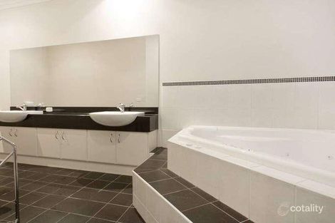 Property photo of 15 Cunningham Crescent Sandhurst VIC 3977