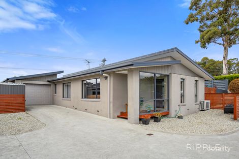 1/2 Lomandra Dr, Blackmans Bay, TAS 7052