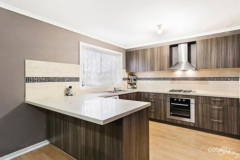 Property photo of 26 Greenmantle Close Cranbourne West VIC 3977