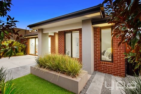 Property photo of 5 Fenway Street Strathtulloh VIC 3338