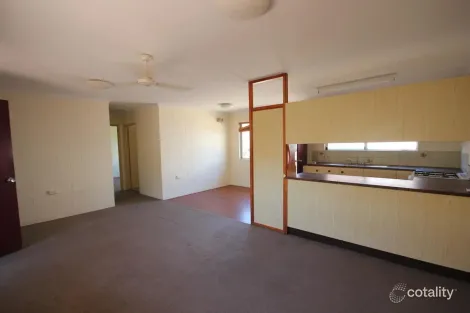 Property photo of 28 Echlin Street West End QLD 4810