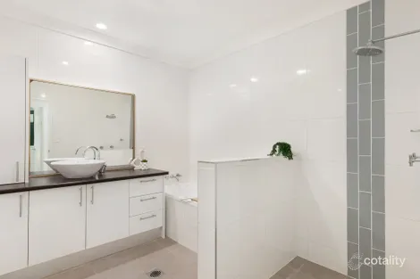 Property photo of 34 Regency Place Mudgeeraba QLD 4213