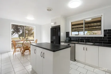 Property photo of 40 Allen Road East Greenmount QLD 4359