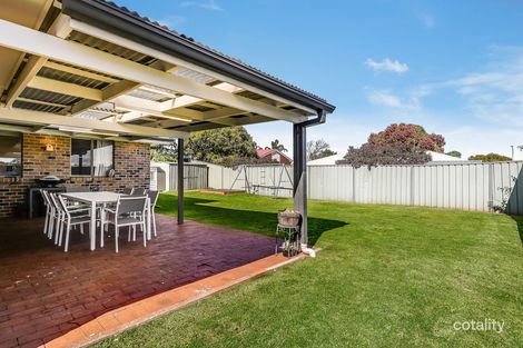 Property photo of 14 Honeysuckle Drive Glenvale QLD 4350