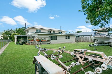 Property photo of 23 Reservoir Road Manoora QLD 4870