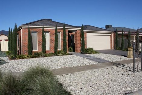 Property photo of 18 Fisher Square Horsham VIC 3400