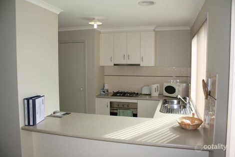 Property photo of 18 Fisher Square Horsham VIC 3400