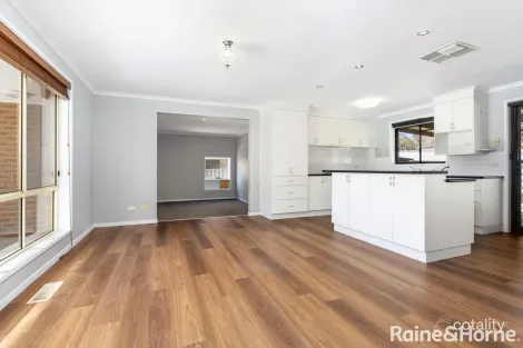 Property photo of 123 Hotham Circuit Thurgoona NSW 2640