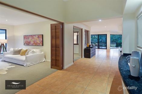 Property photo of 5 Fernbrook Close Brookwater QLD 4300