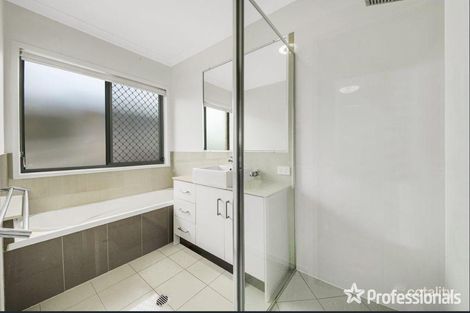 Property photo of 11 Eucalyptus Place Kirkwood QLD 4680