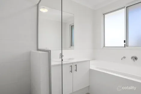 Property photo of 2/293 Keymer Street Cloverdale WA 6105