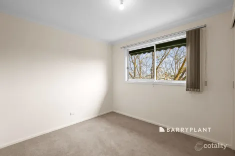 Property photo of 52 Sweet Gum Avenue Narre Warren VIC 3805