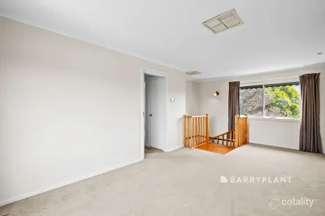 Property photo of 52 Sweet Gum Avenue Narre Warren VIC 3805