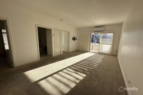 Property photo of 11/101-103 Orrong Crescent Caulfield North VIC 3161
