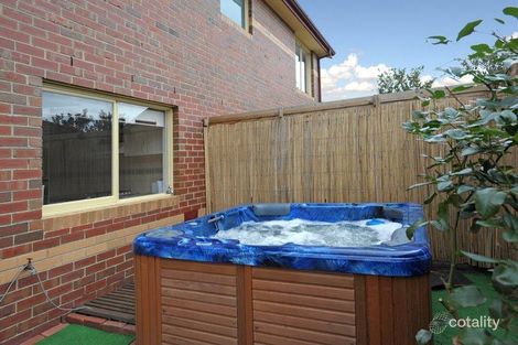 27a Mcintyre St, Burwood, VIC 3125